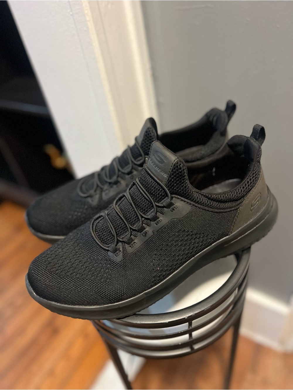 Skechers Men's Black Knit Slip-On Sneaker size 11